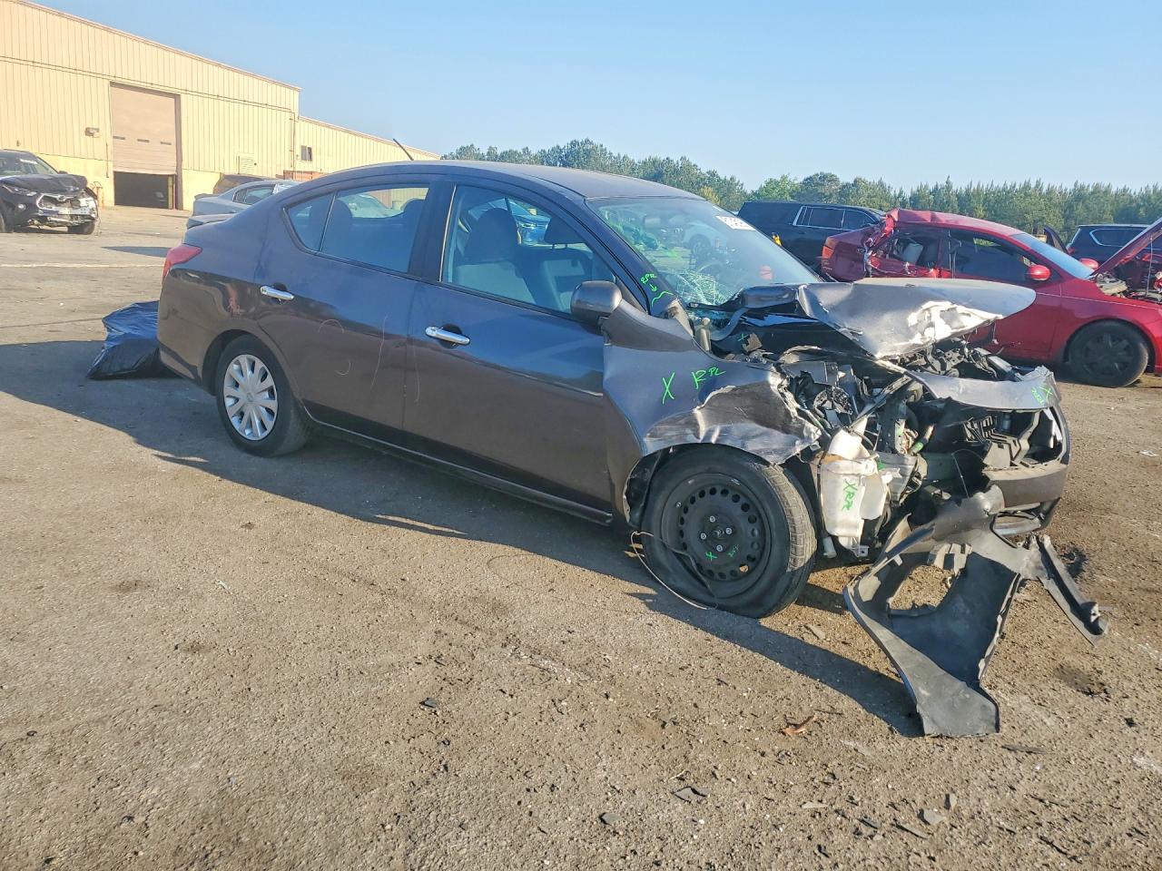 2016 NISSAN VERSA