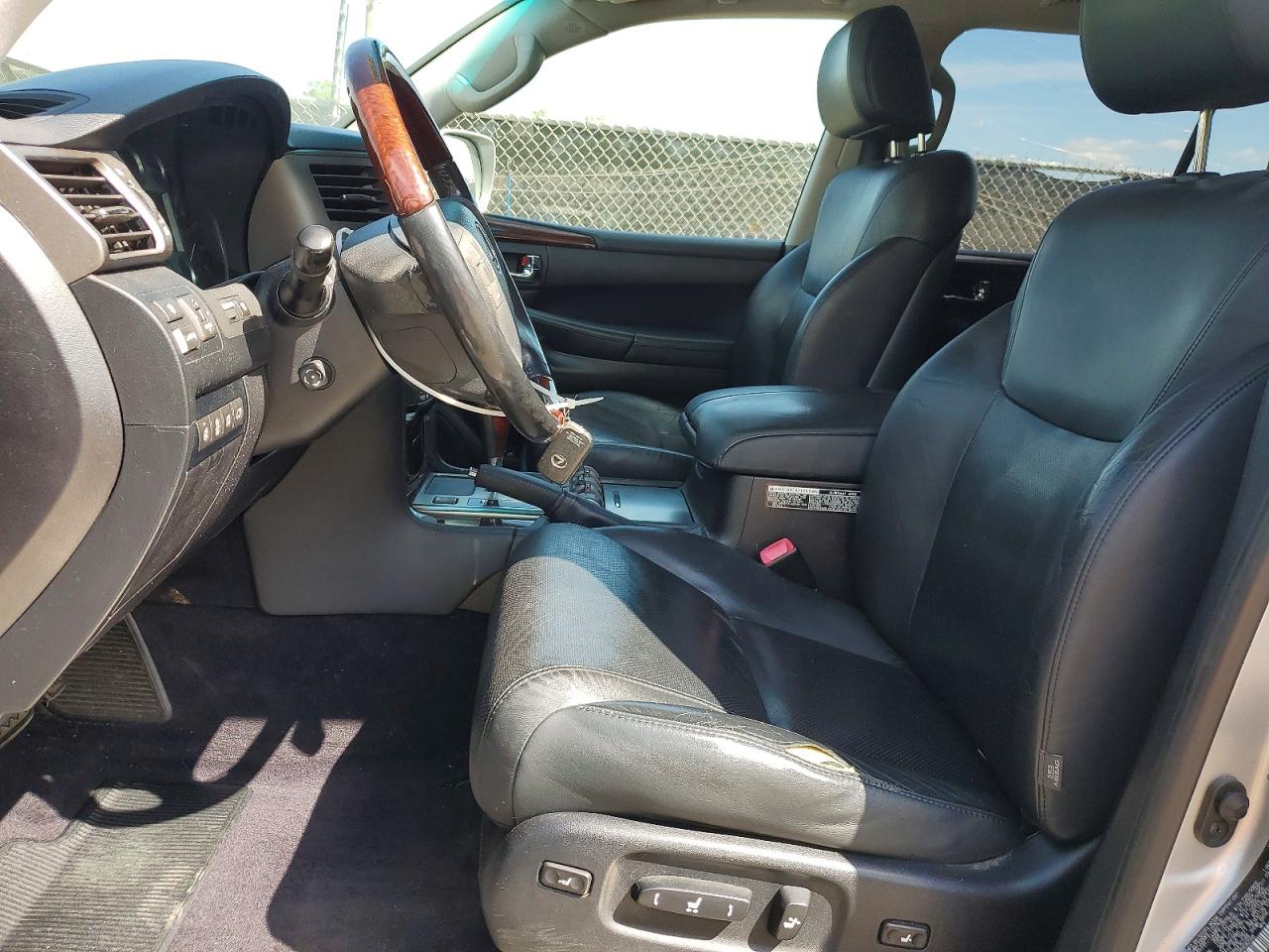 2011 LEXUS LX570