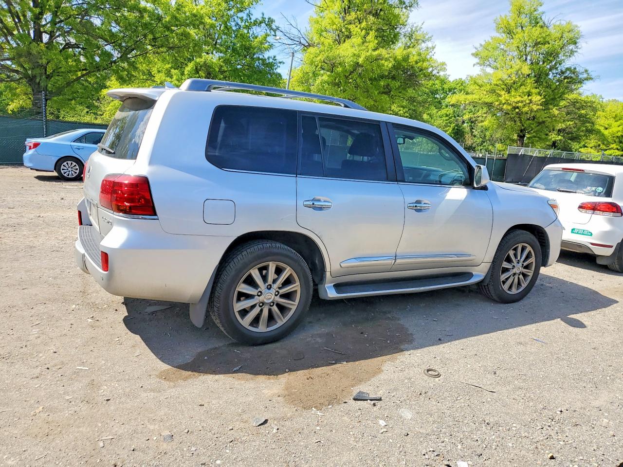 2011 LEXUS LX570