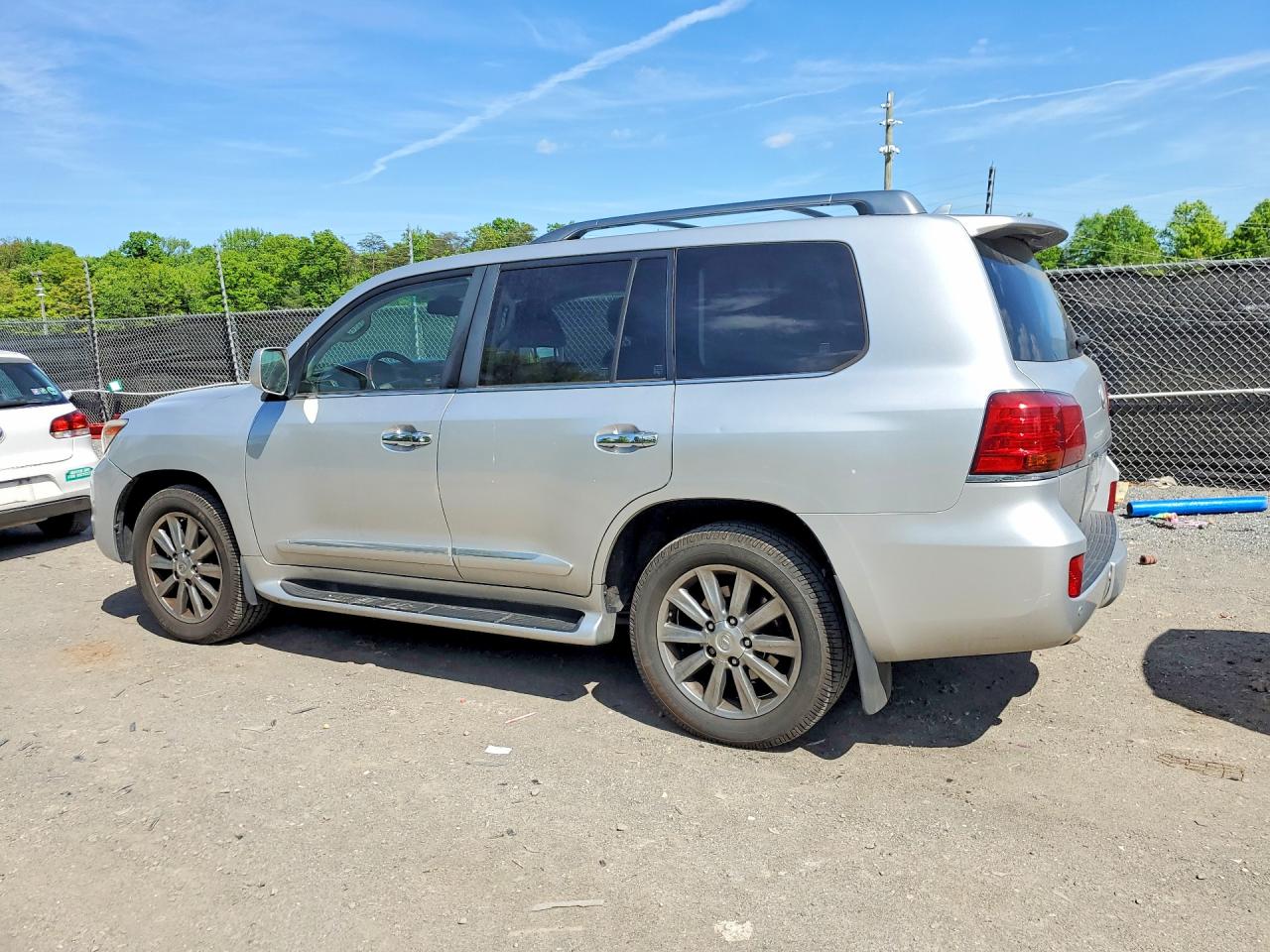 2011 LEXUS LX570