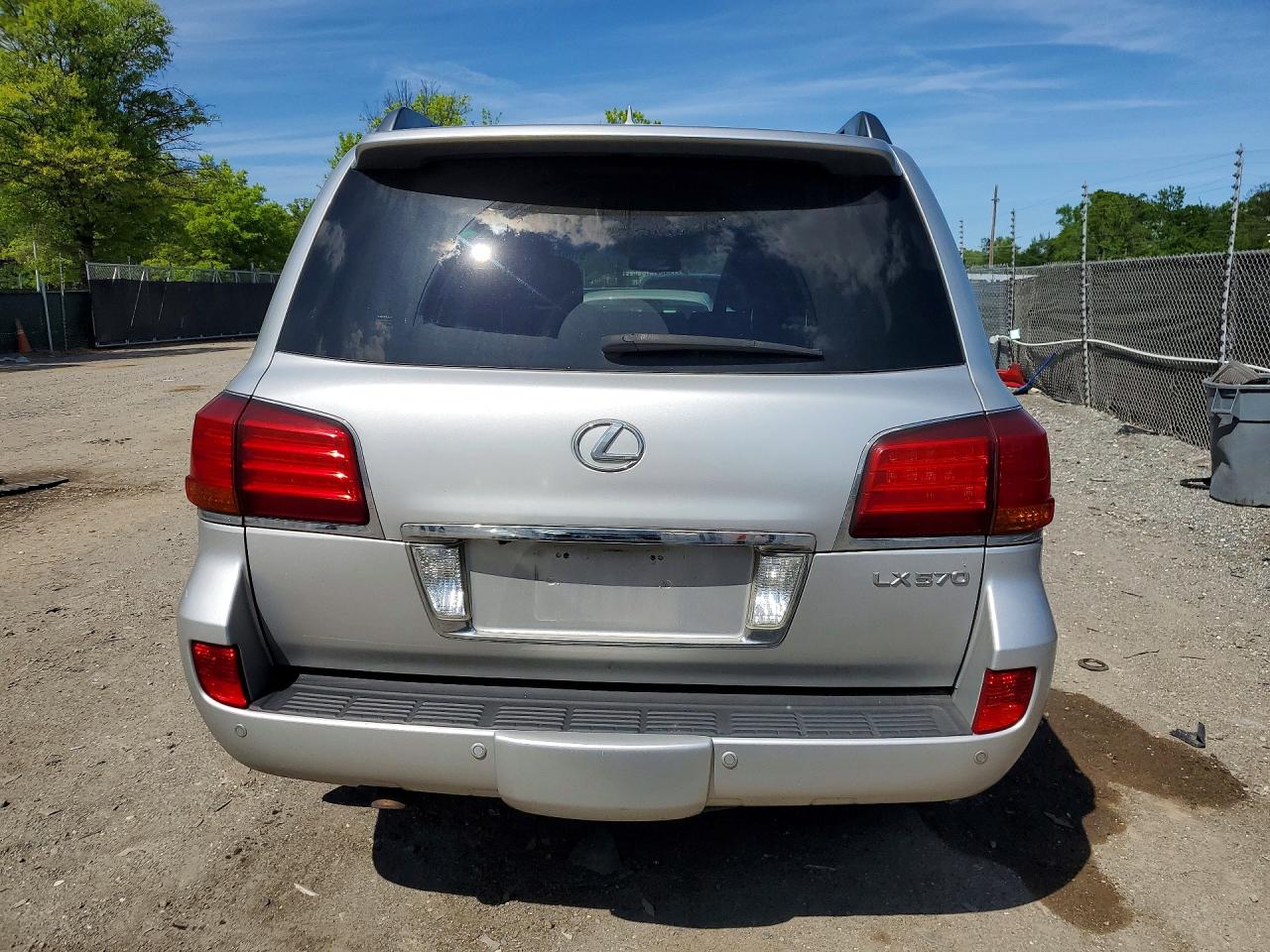 2011 LEXUS LX570