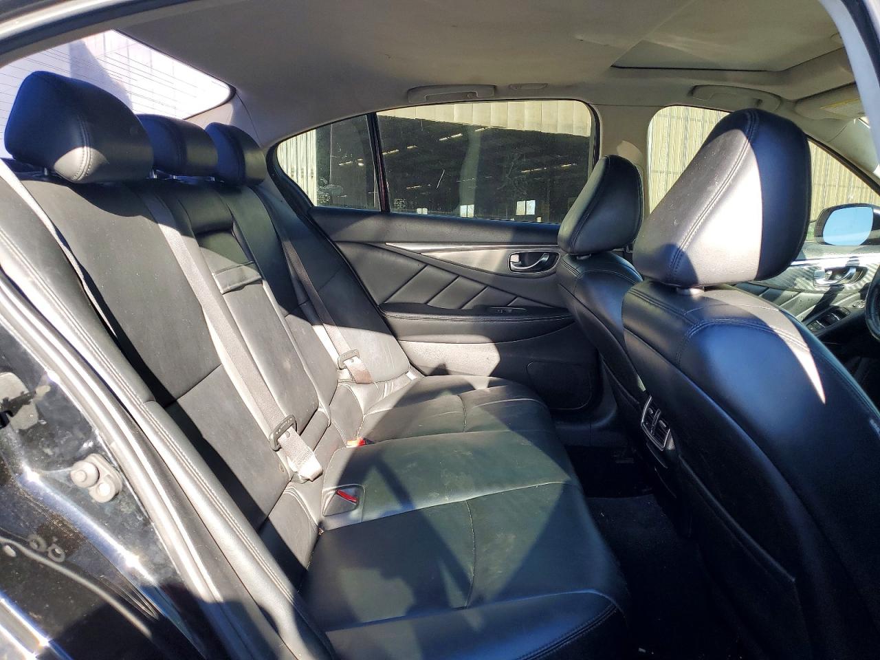 2015 INFINITI Q50