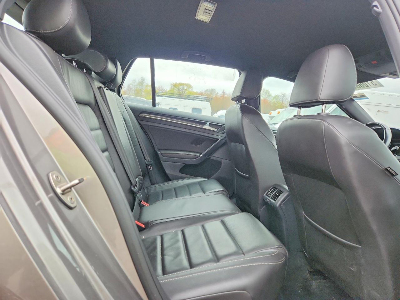 2016 VOLKSWAGEN GOLF