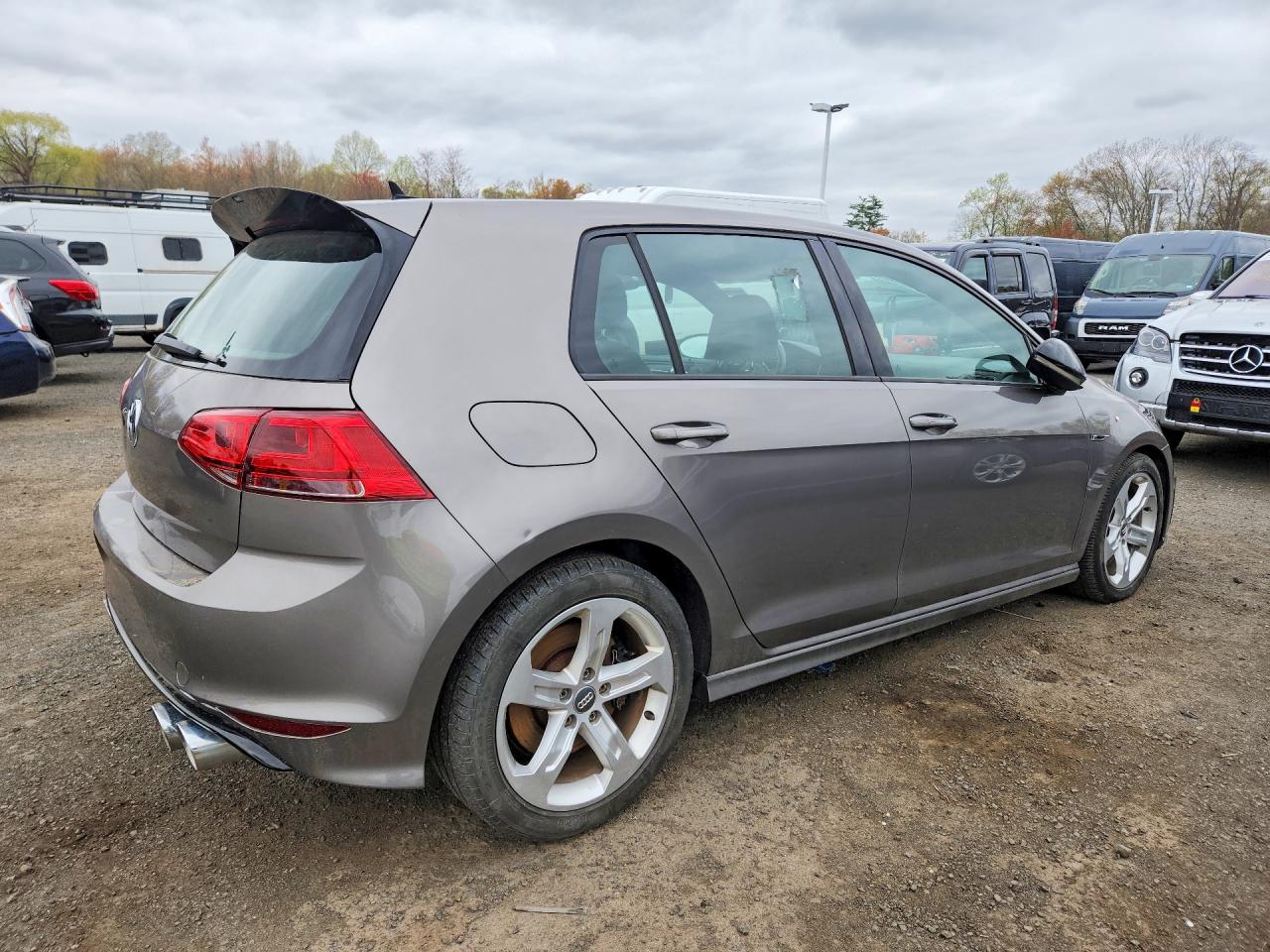2016 VOLKSWAGEN GOLF
