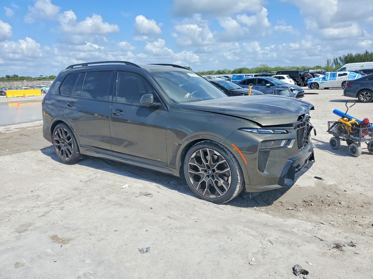 2025 BMW X7
