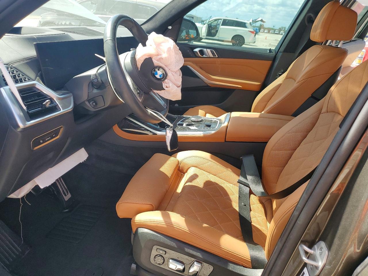 2025 BMW X7