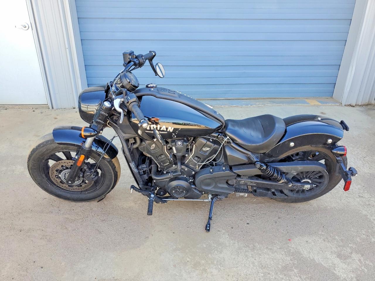 2025 INDIAN MOTORCYCLE CO. MOTORCYCLE
