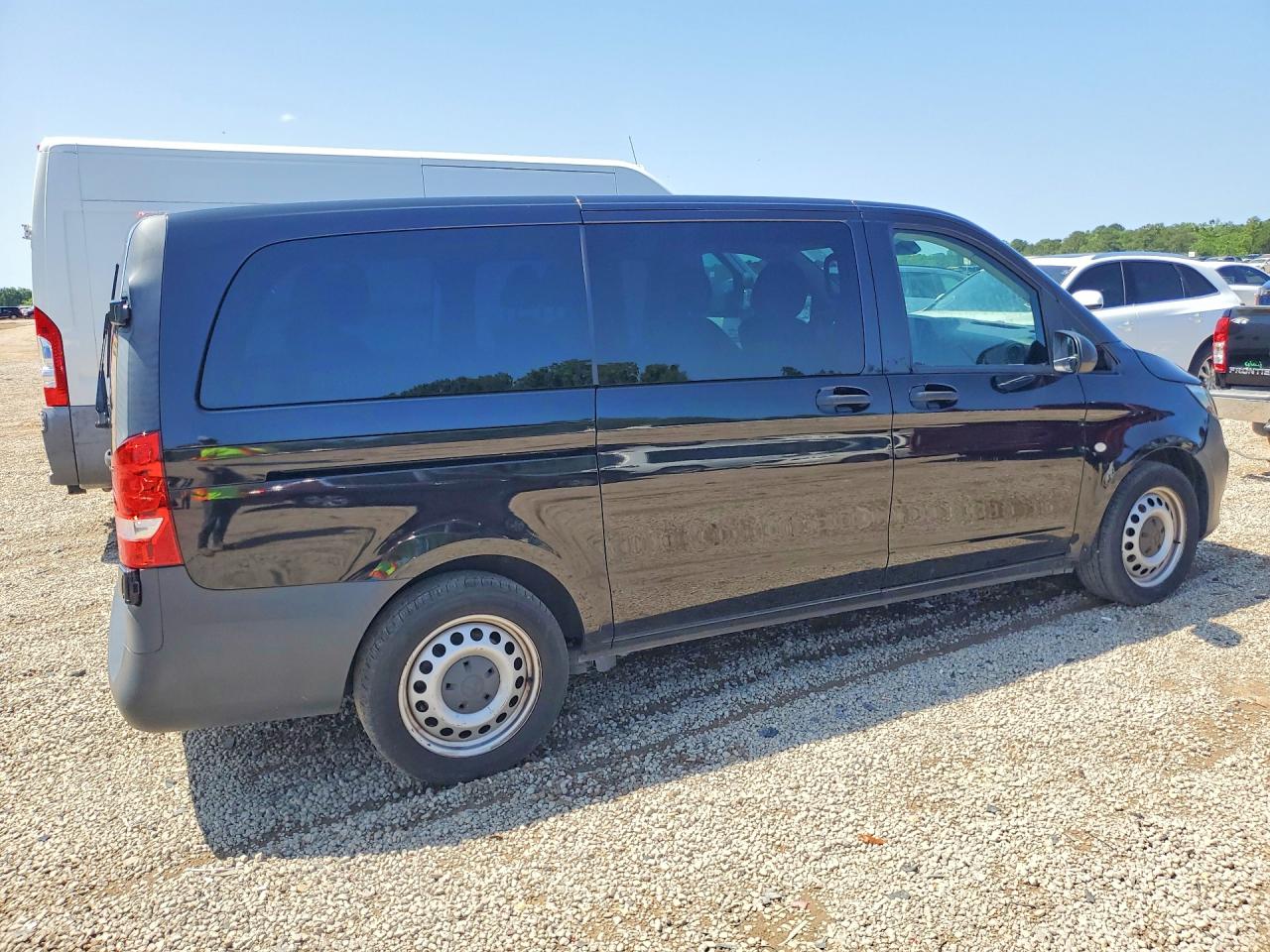 2019 MERCEDES-BENZ METRIS