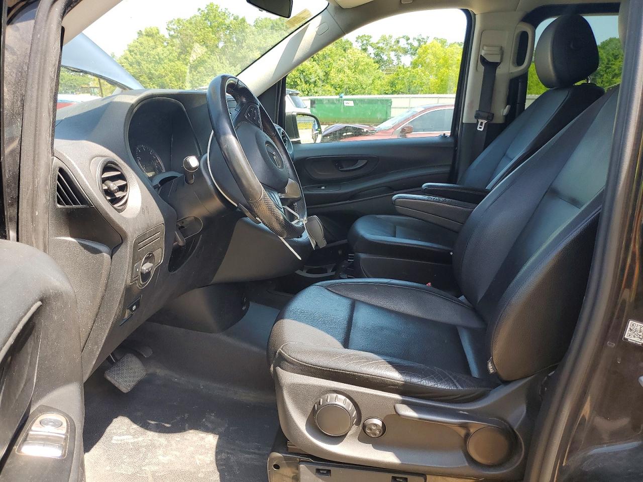 2019 MERCEDES-BENZ METRIS