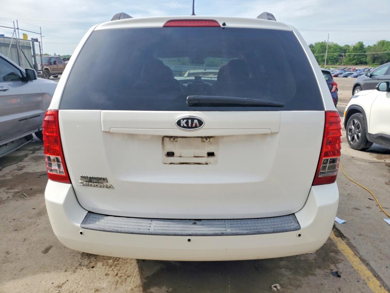 2011 KIA SEDONA