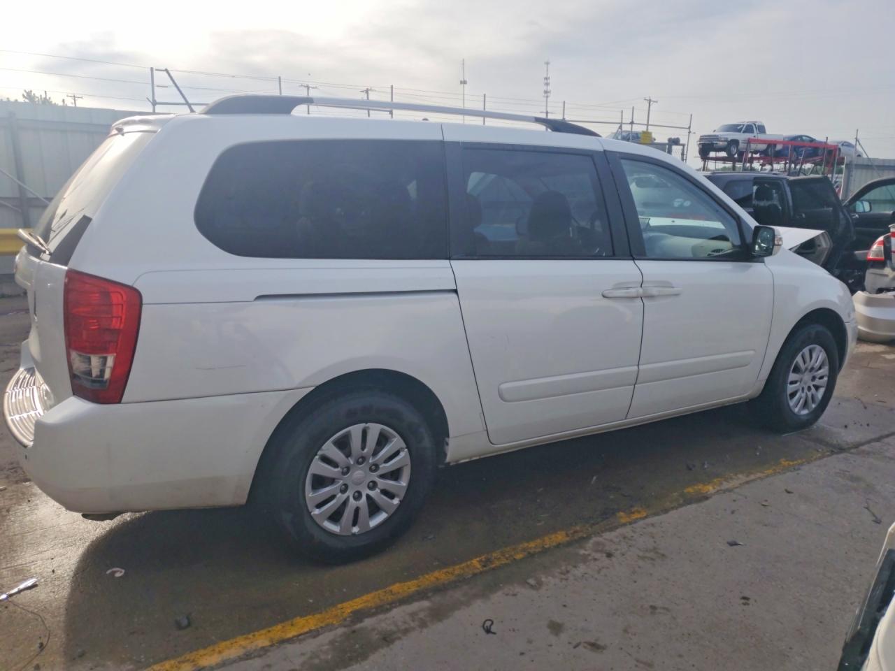 2011 KIA SEDONA
