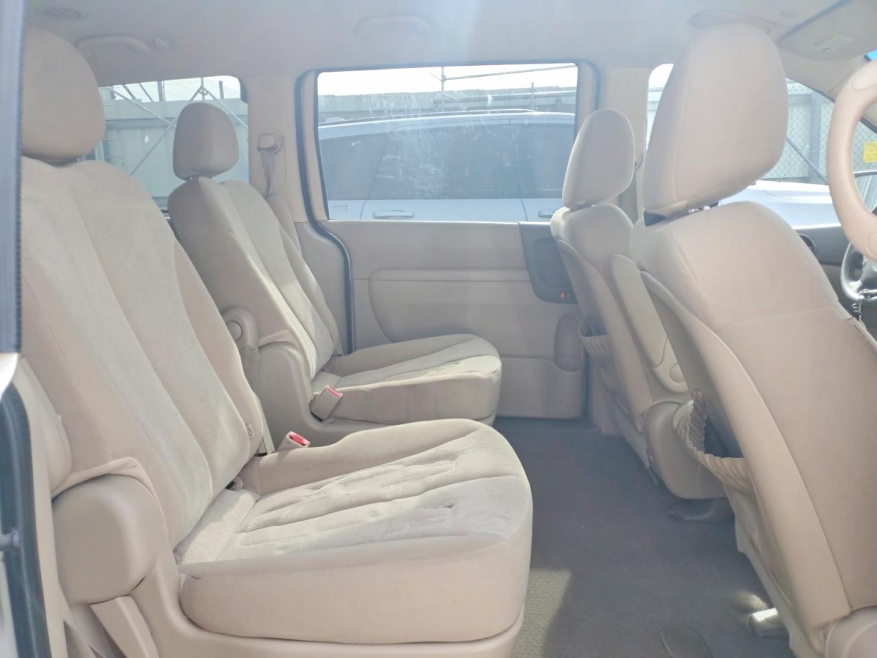 2011 KIA SEDONA