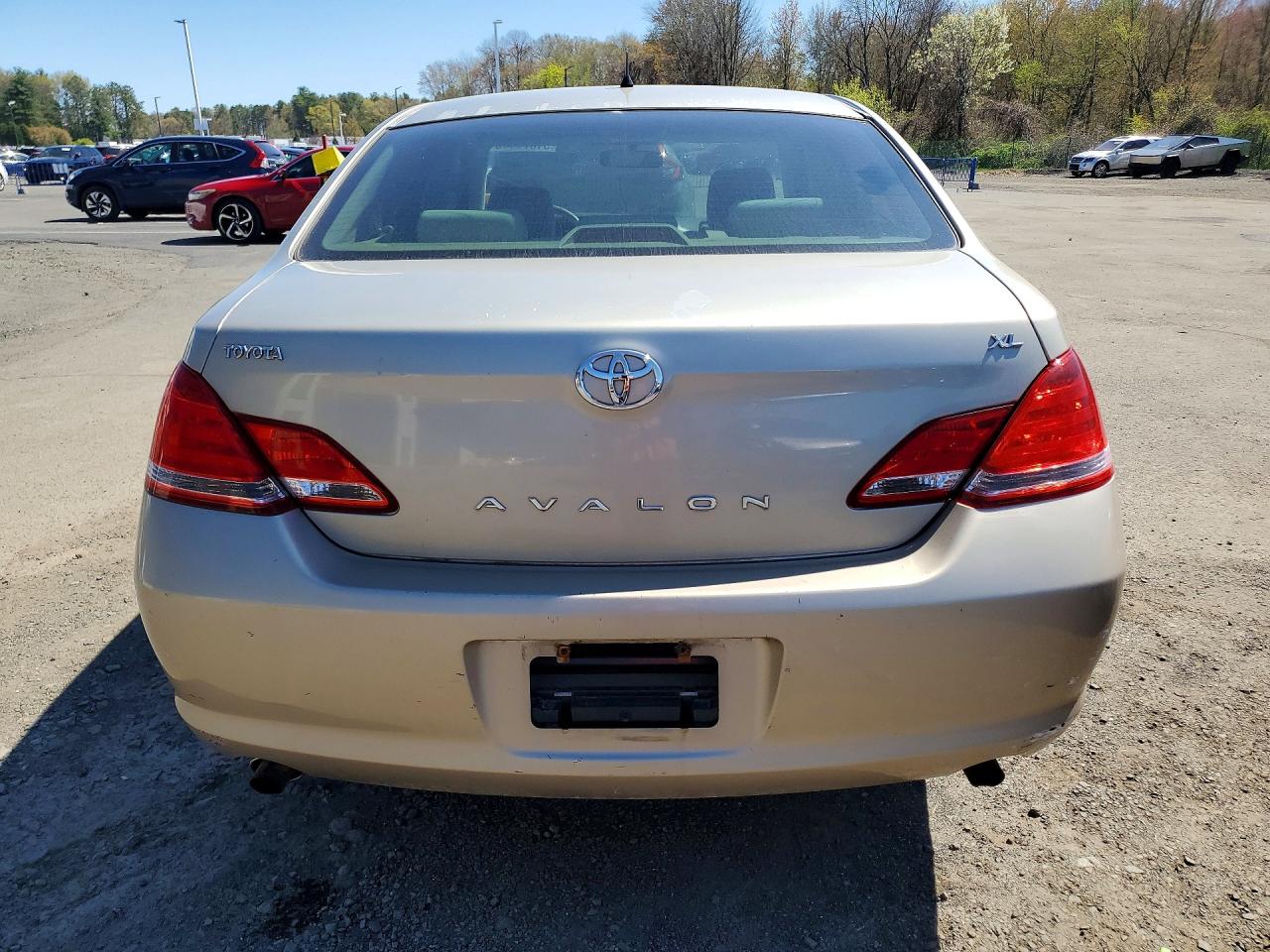 2006 TOYOTA AVALON