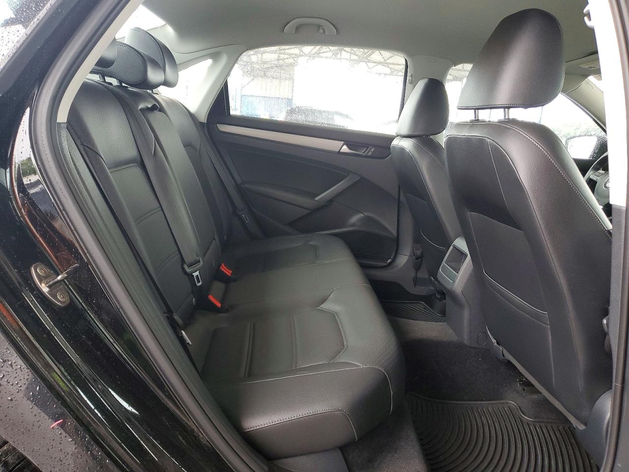 2015 VOLKSWAGEN PASSAT