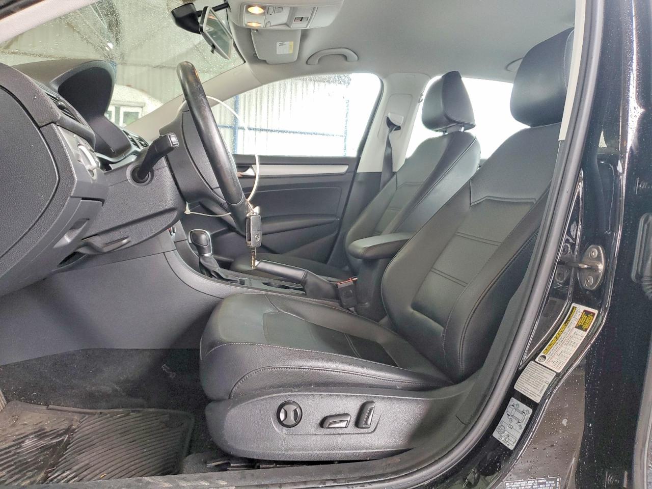 2015 VOLKSWAGEN PASSAT
