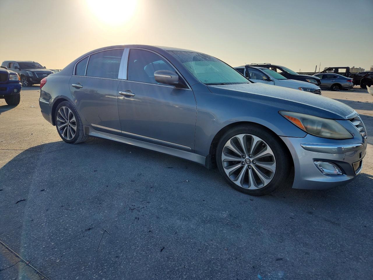 2014 HYUNDAI GENESIS