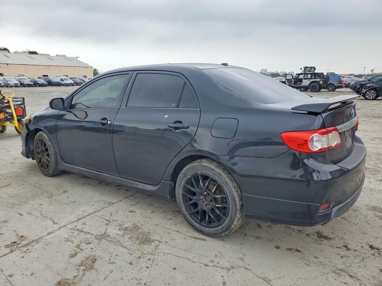 2013 TOYOTA COROLLA