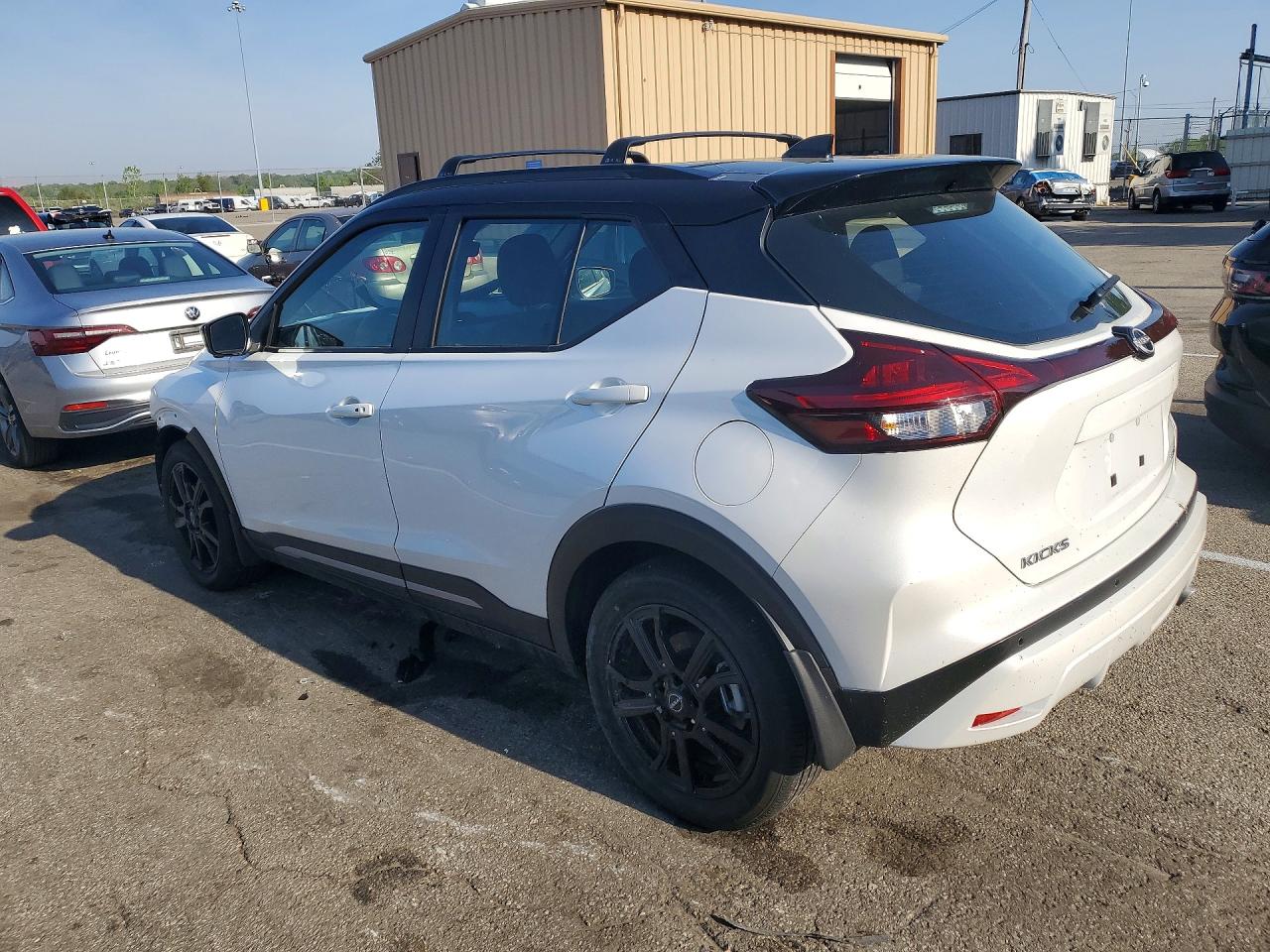 2024 NISSAN KICKS