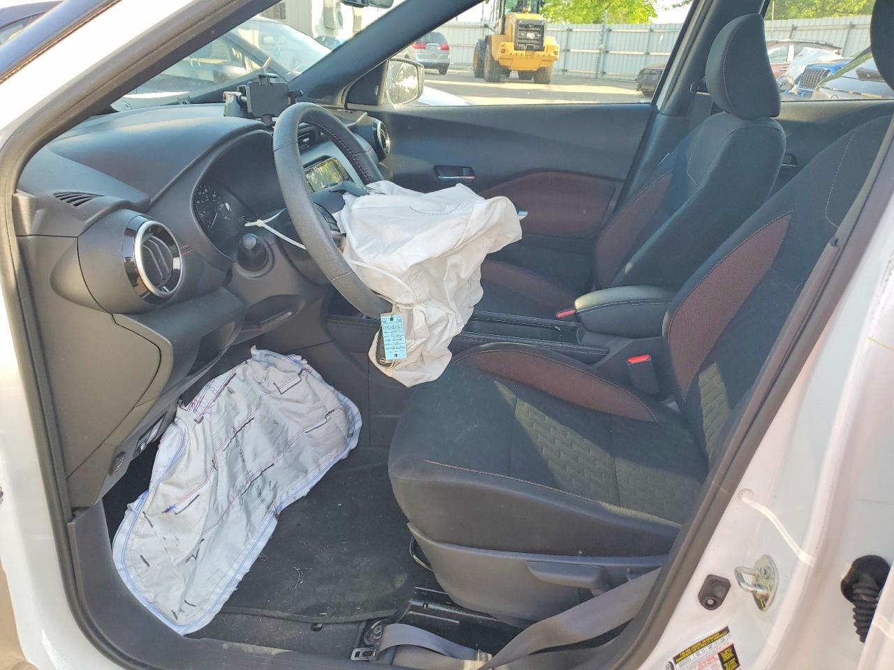 2024 NISSAN KICKS