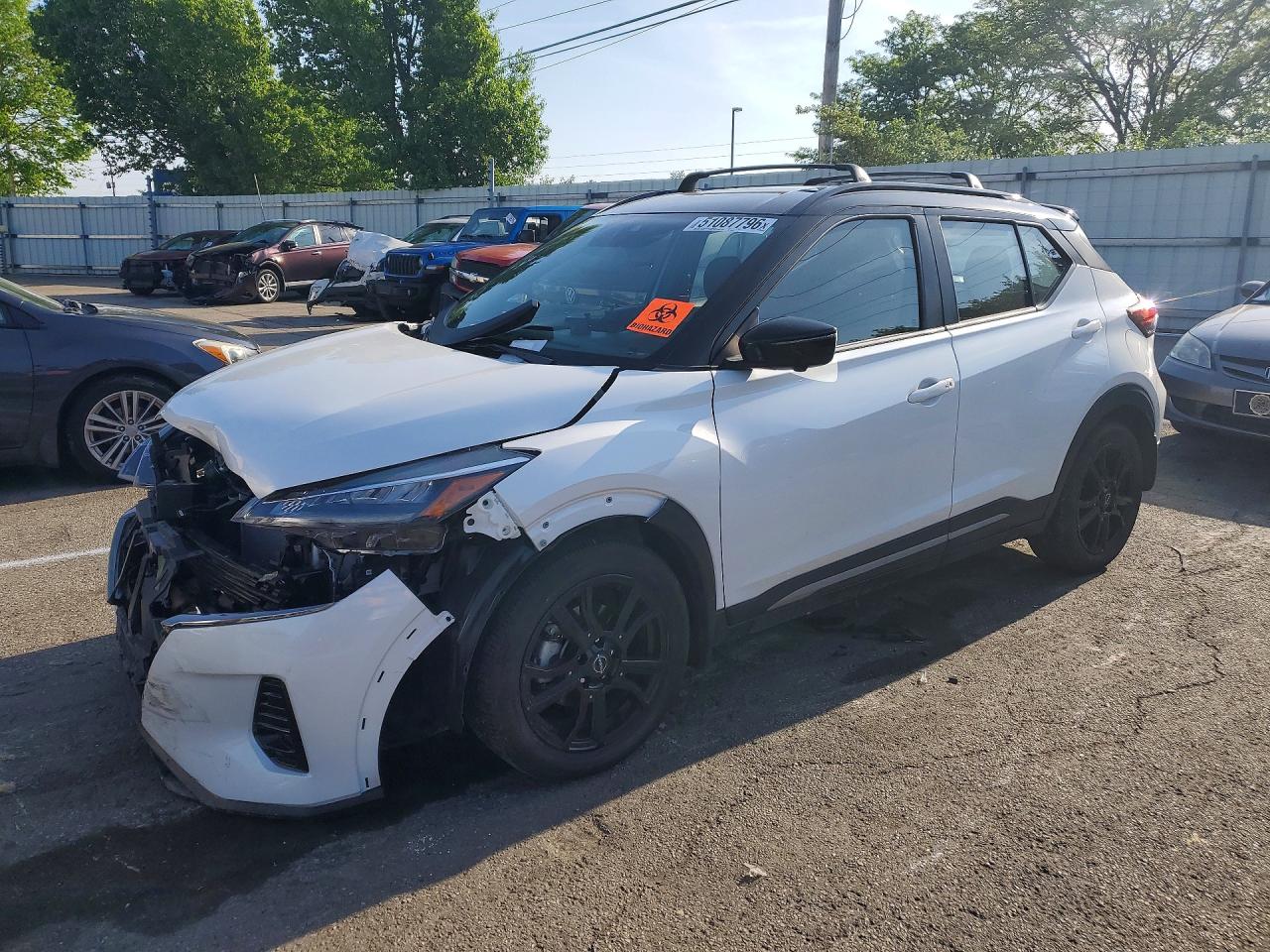 2024 NISSAN KICKS