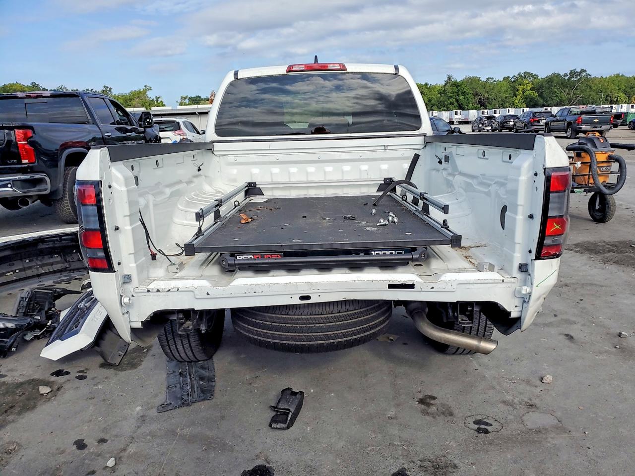 2024 NISSAN FRONTIER