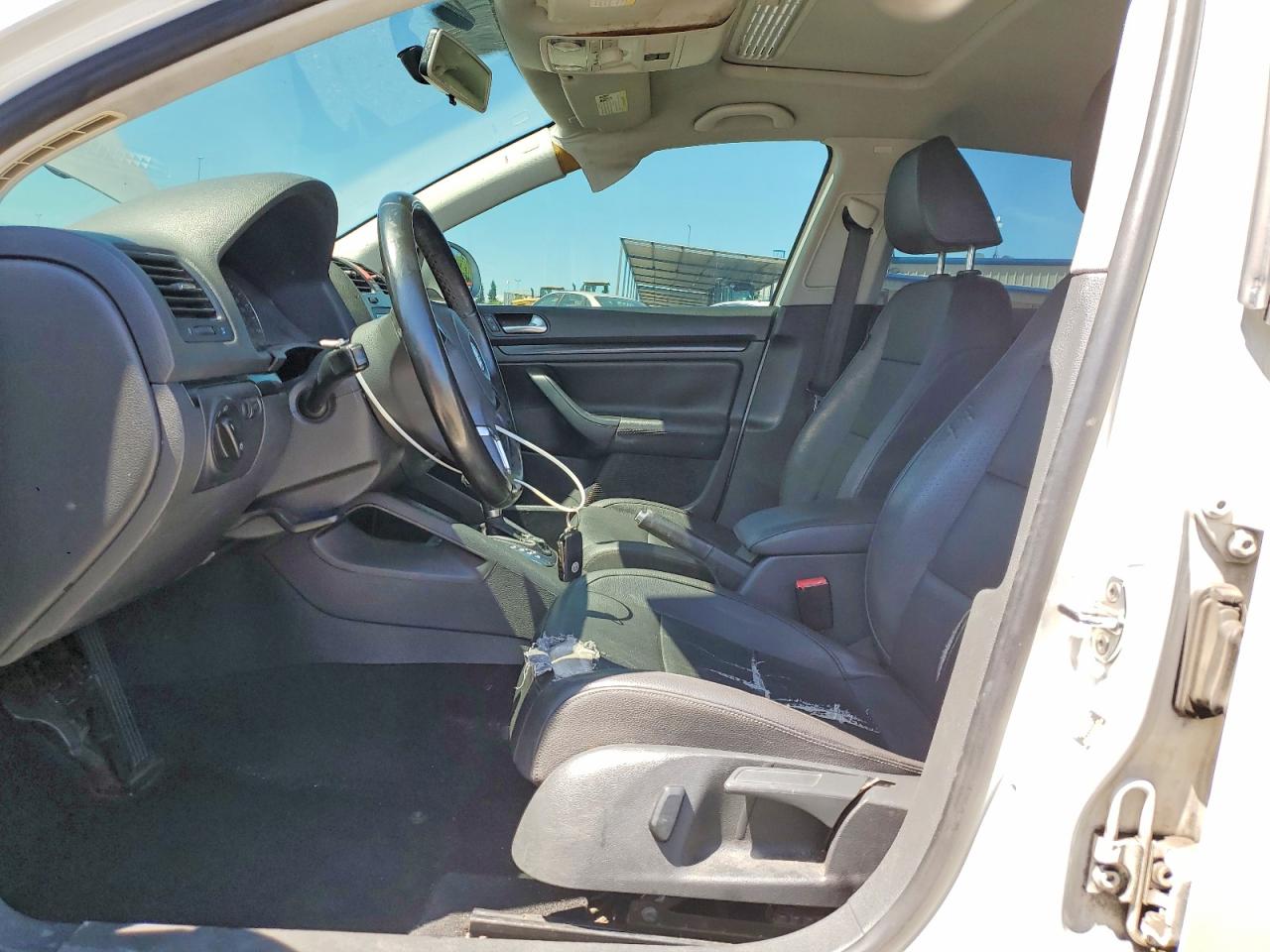 2010 VOLKSWAGEN JETTA