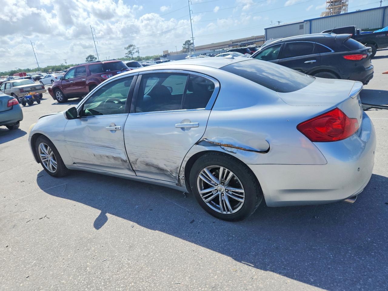2013 INFINITI G37