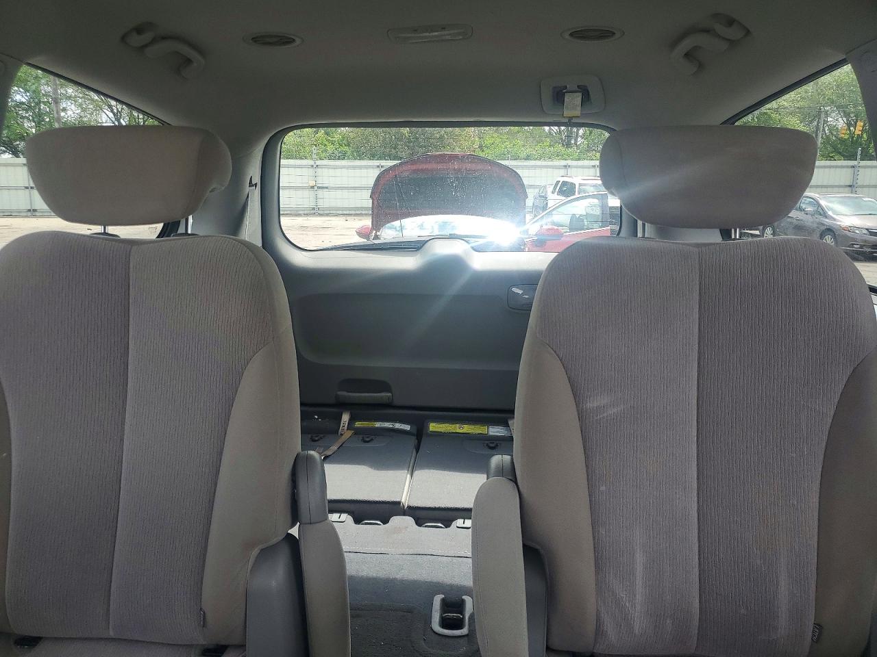 2010 KIA SEDONA