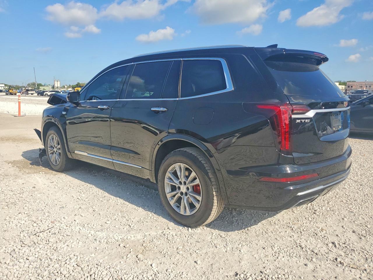 2021 CADILLAC XT6
