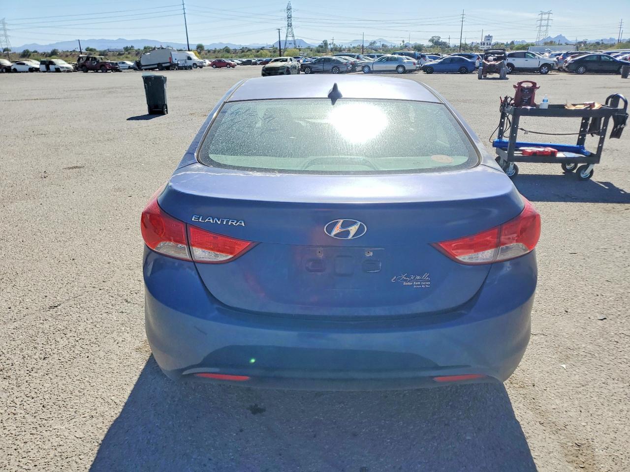 2013 HYUNDAI ELANTRA
