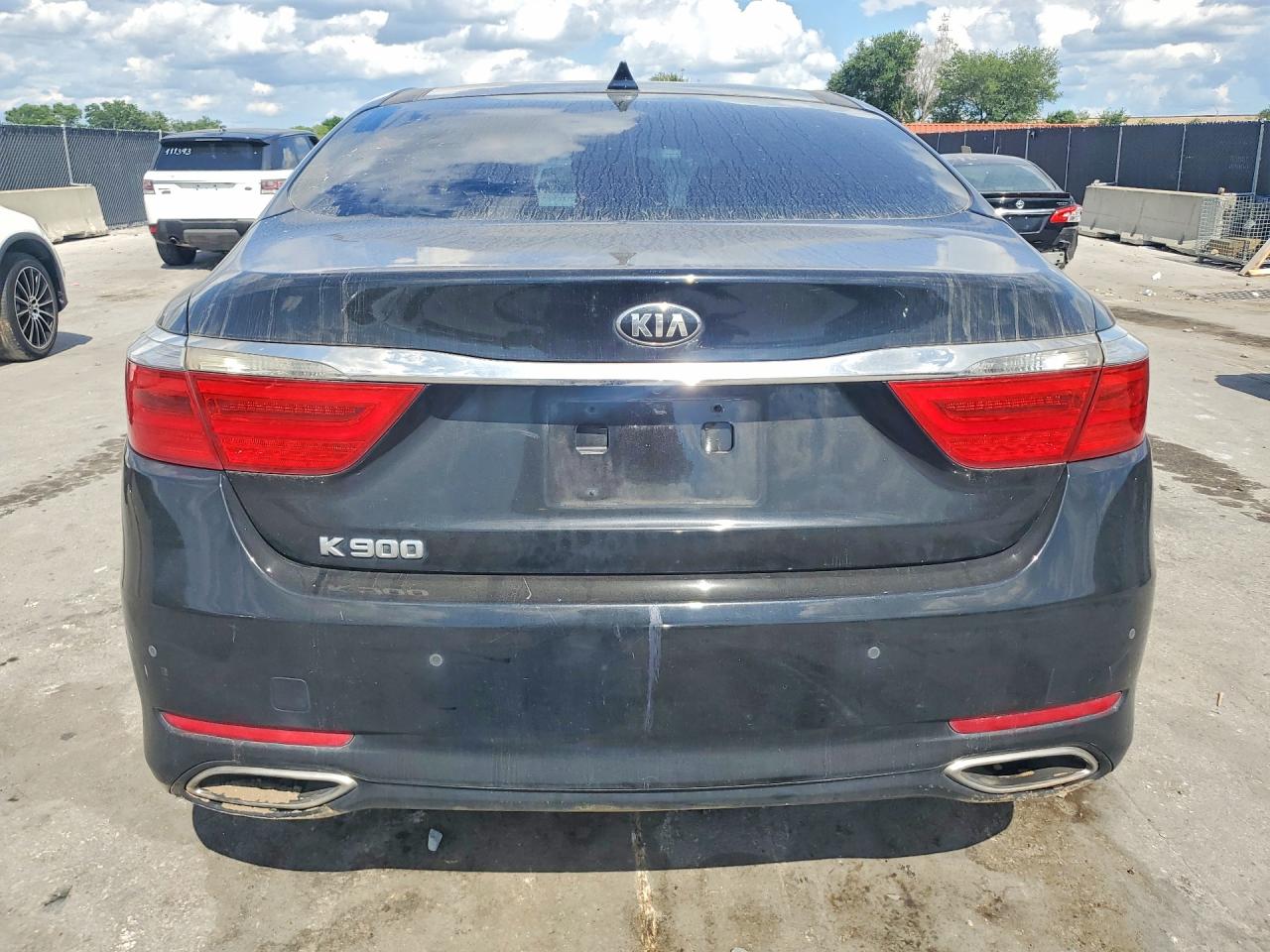 2016 KIA K900