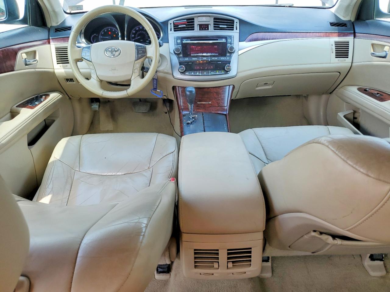 2011 TOYOTA AVALON