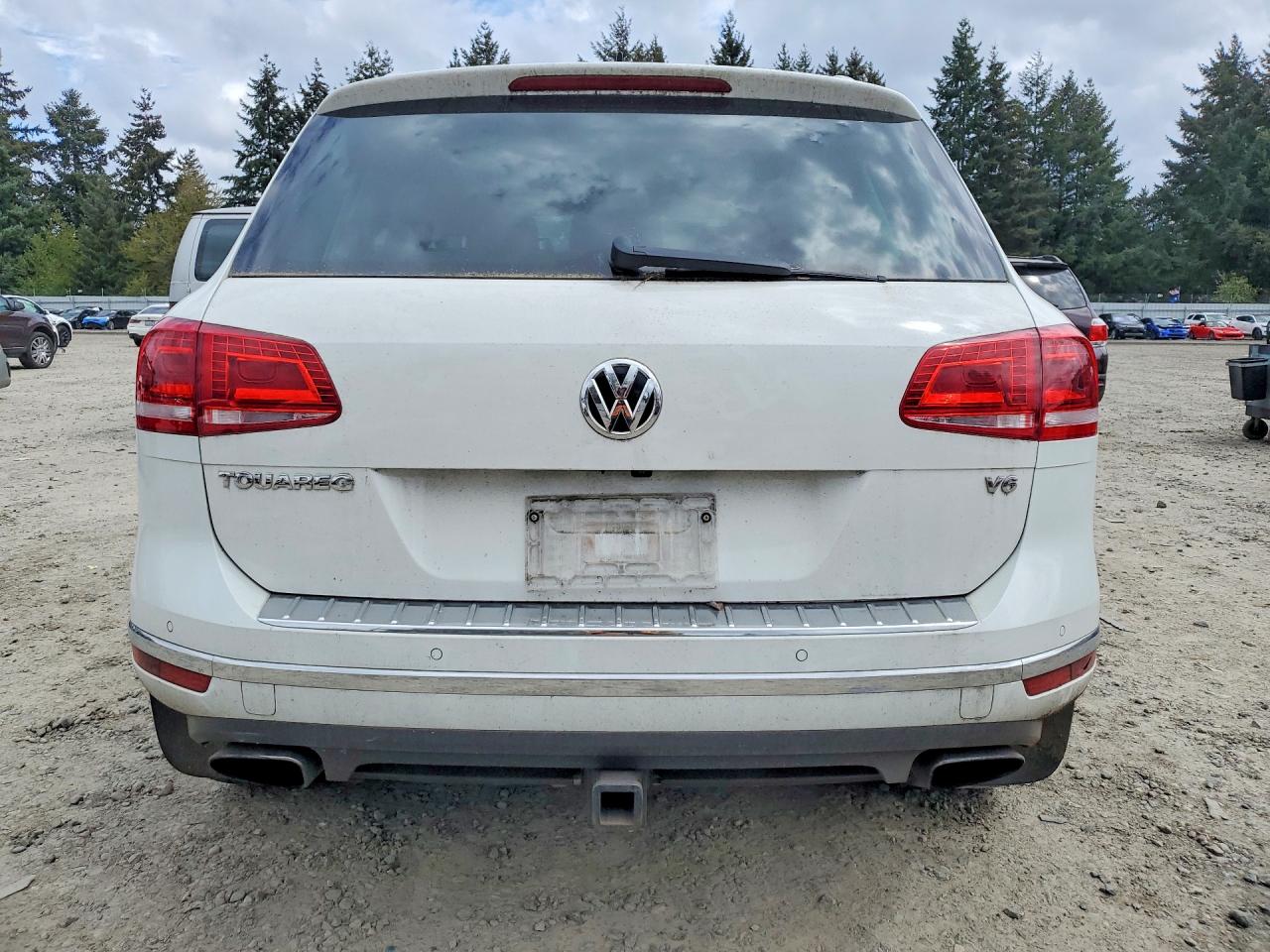 2016 VOLKSWAGEN TOUAREG