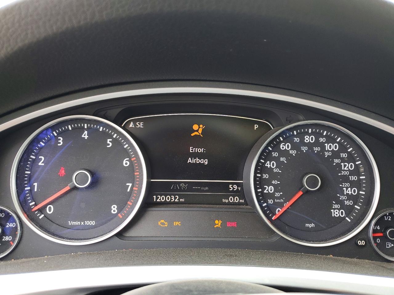 2016 VOLKSWAGEN TOUAREG