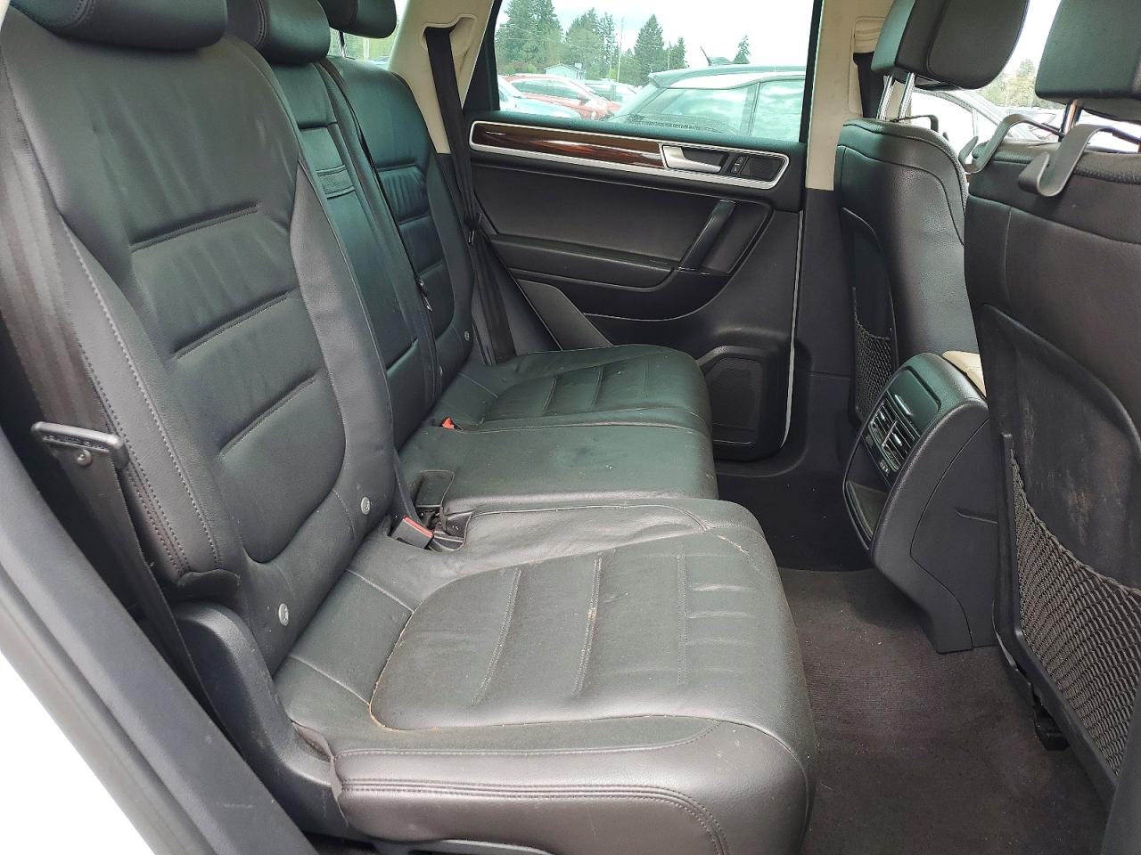 2016 VOLKSWAGEN TOUAREG