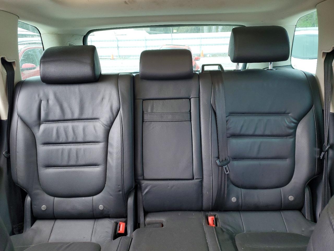 2016 VOLKSWAGEN TOUAREG
