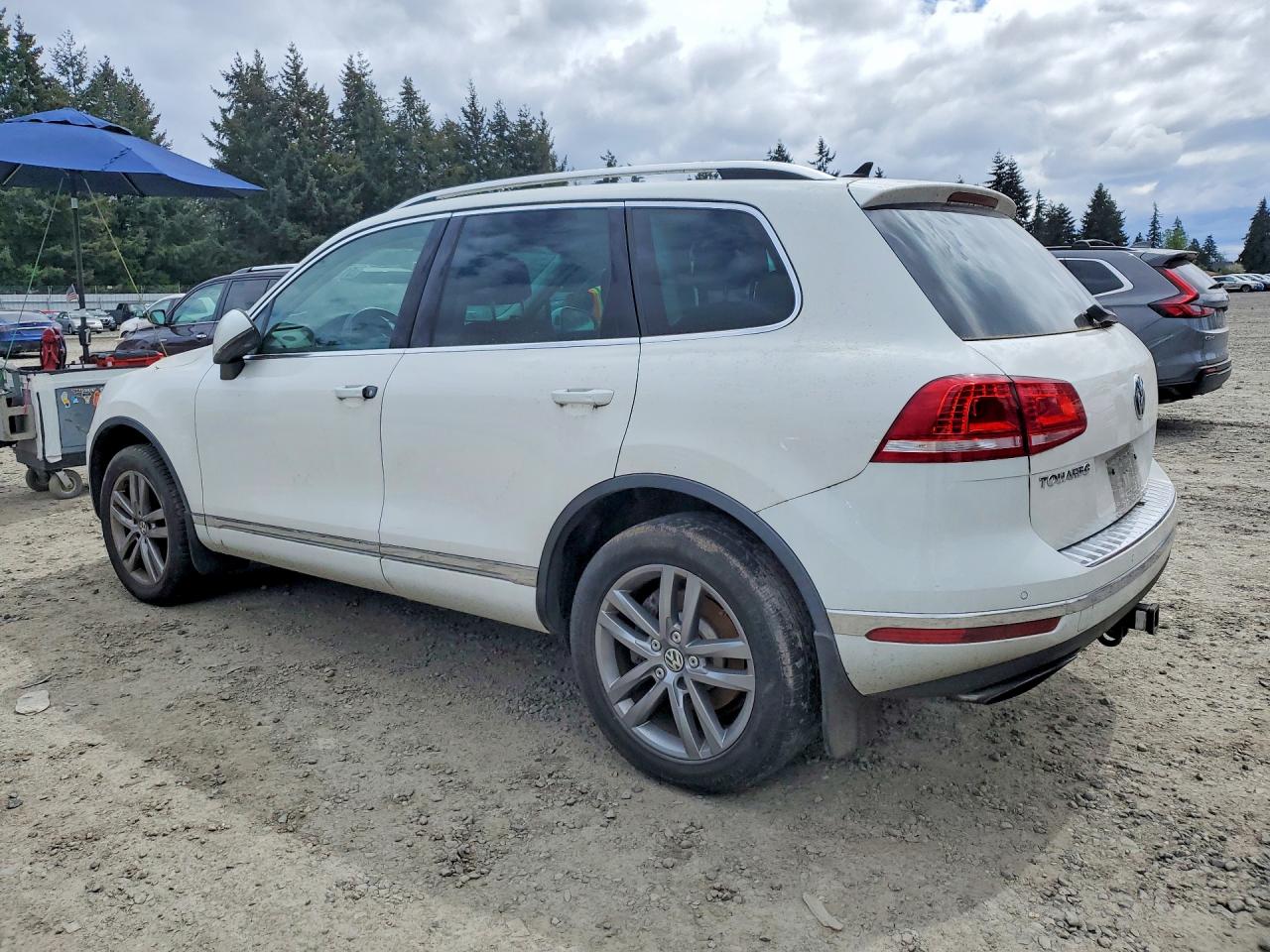 2016 VOLKSWAGEN TOUAREG