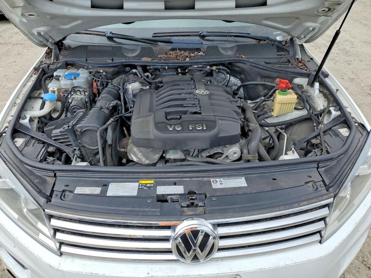 2016 VOLKSWAGEN TOUAREG