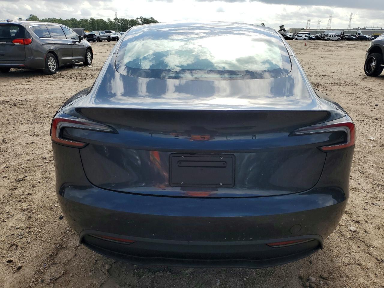 2026 TESLA MODEL 3