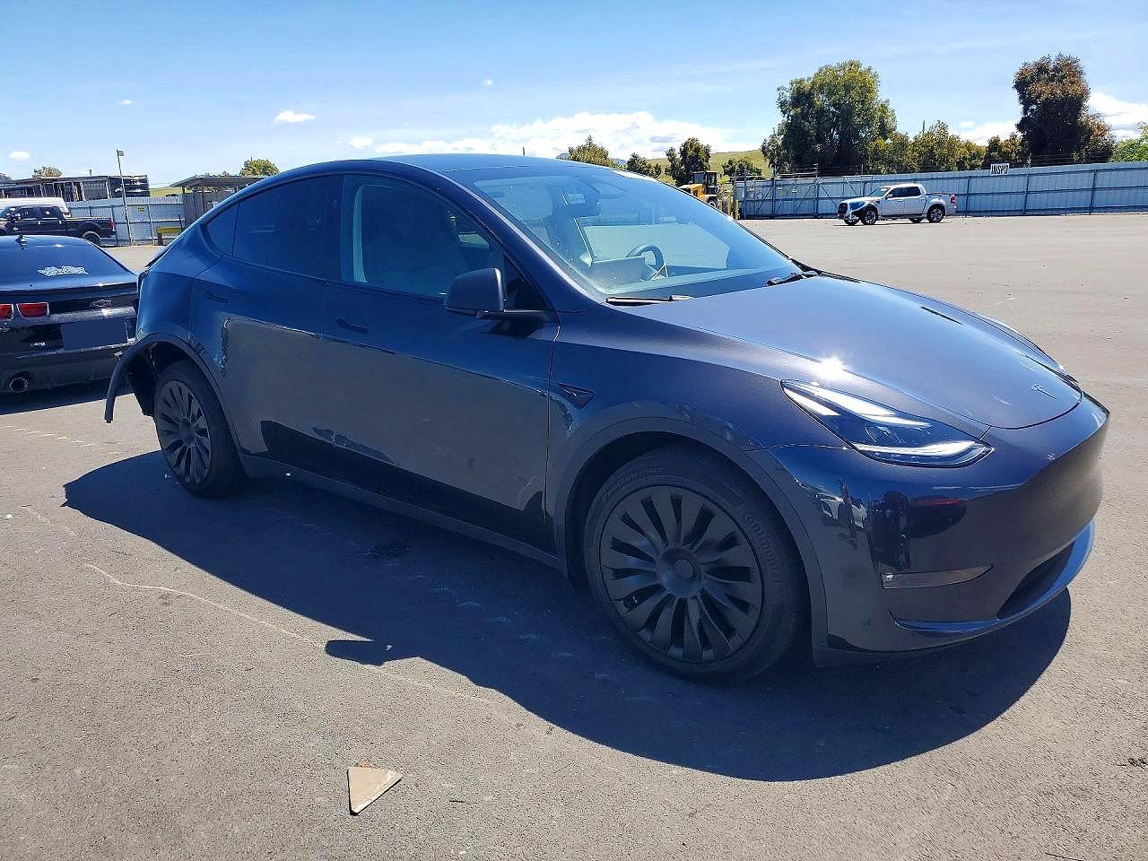 2024 TESLA MODEL Y