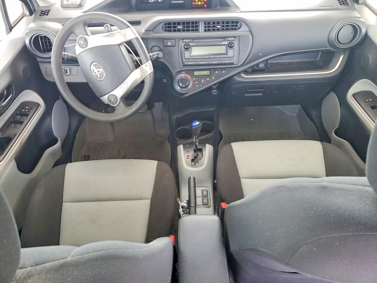 2014 TOYOTA PRIUS