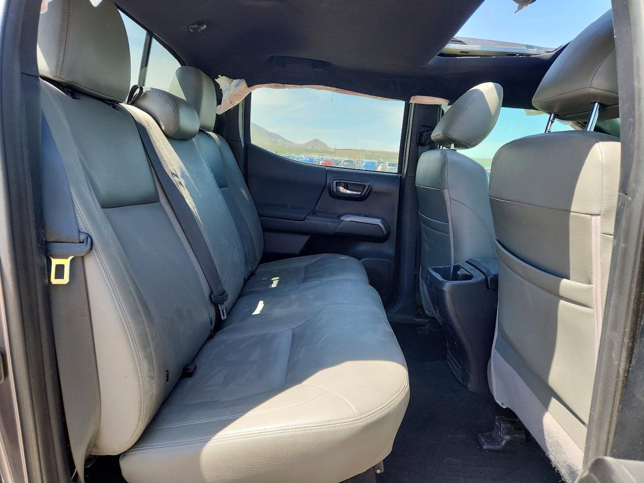 2017 TOYOTA TACOMA