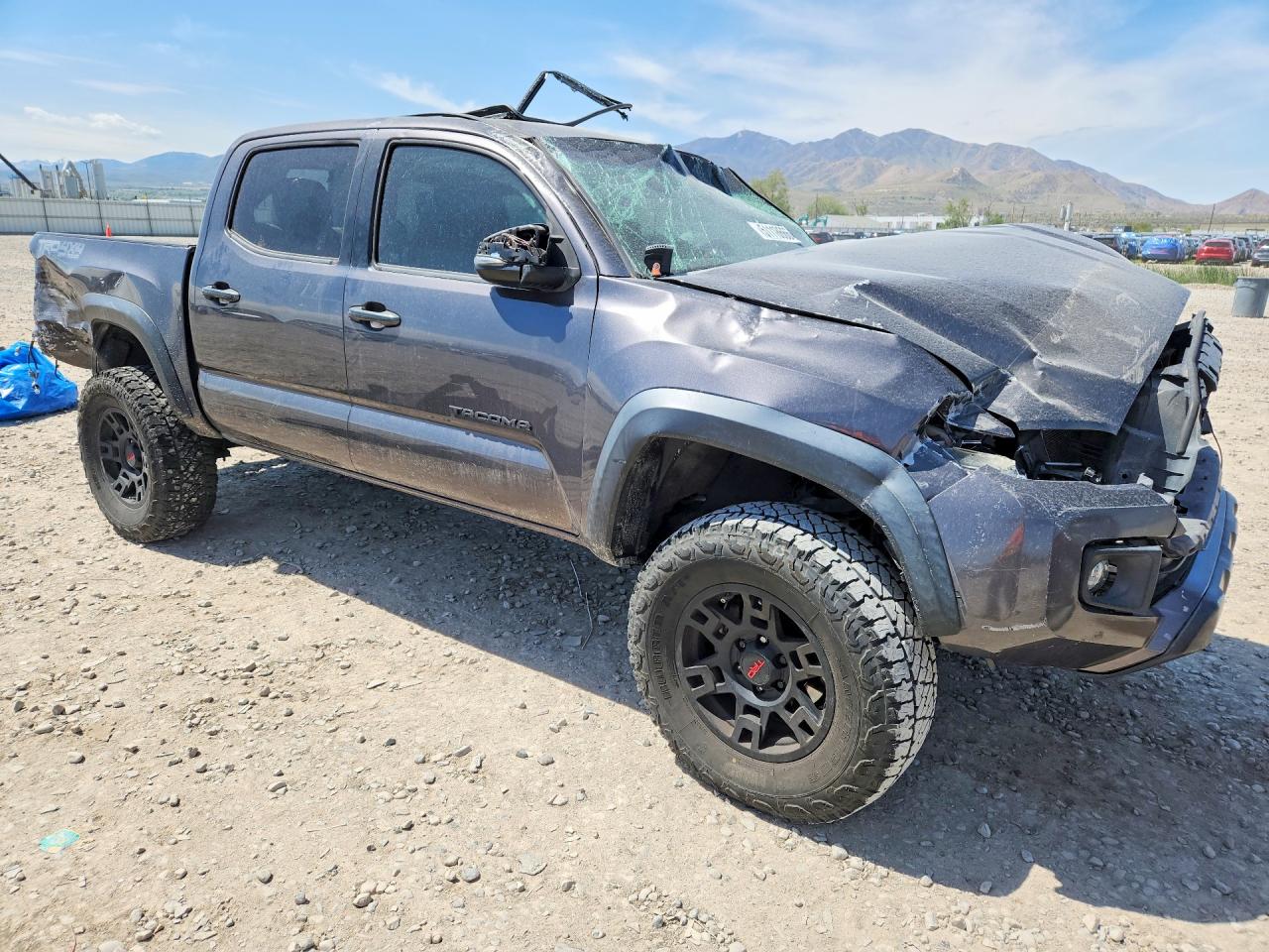 2017 TOYOTA TACOMA