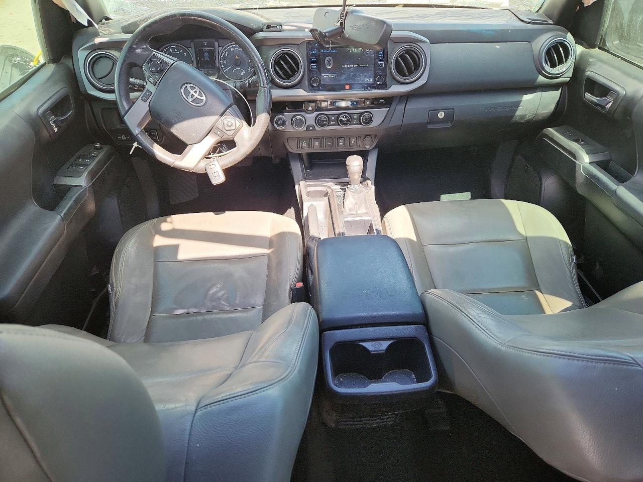 2017 TOYOTA TACOMA