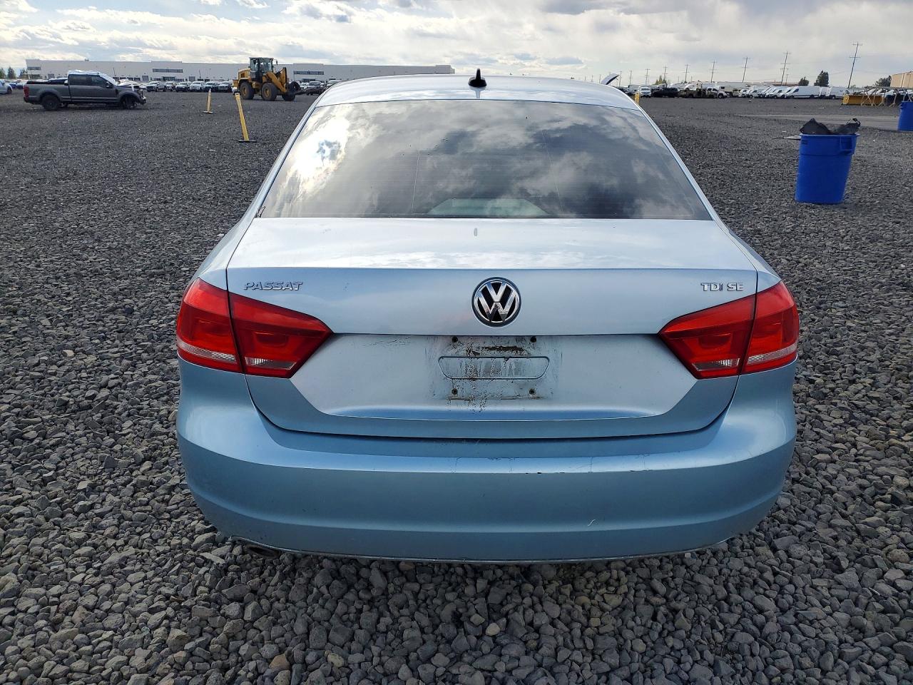 2012 VOLKSWAGEN PASSAT