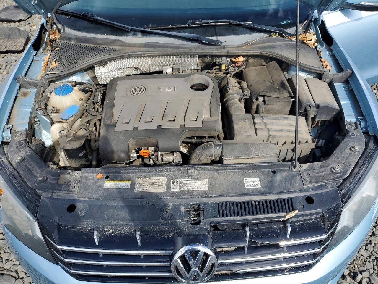 2012 VOLKSWAGEN PASSAT