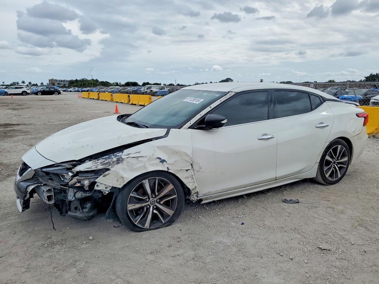 2016 NISSAN MAXIMA