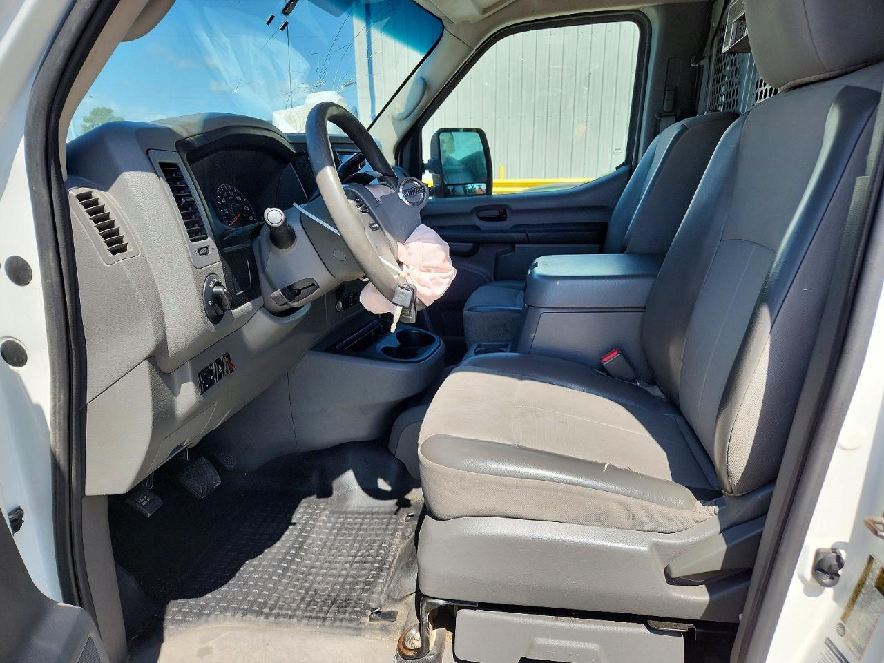 2016 NISSAN NV
