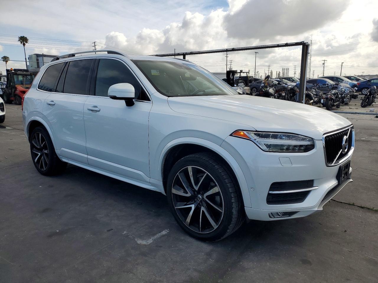 2019 VOLVO XC90