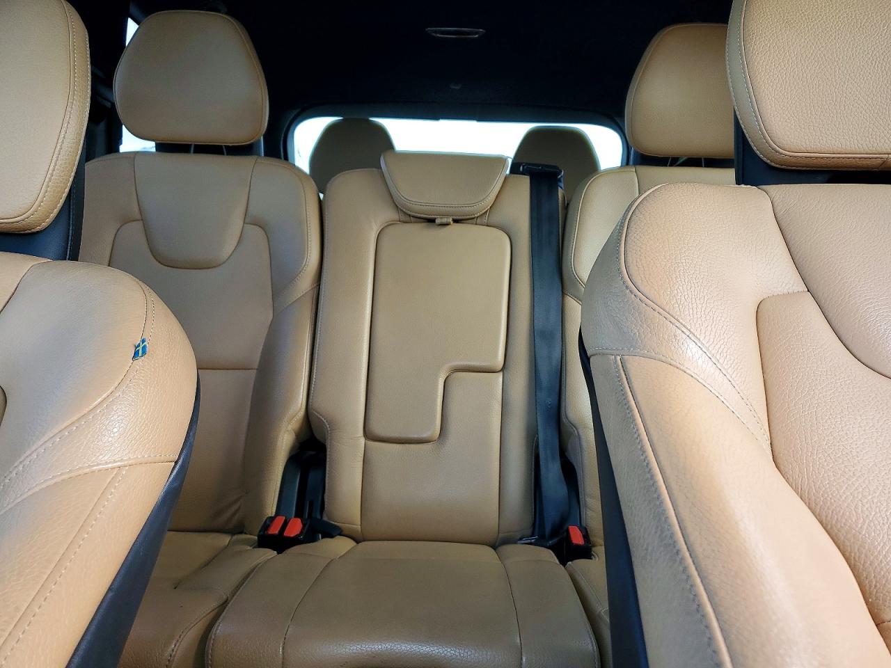 2019 VOLVO XC90